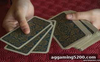 体育下注平台深度解析：起手牌动态调整策略在现金牌局中的实战核心